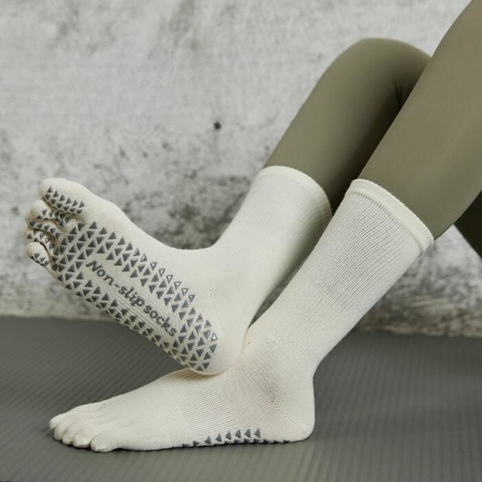 Five finger non slip gym socks T007 - Image 2