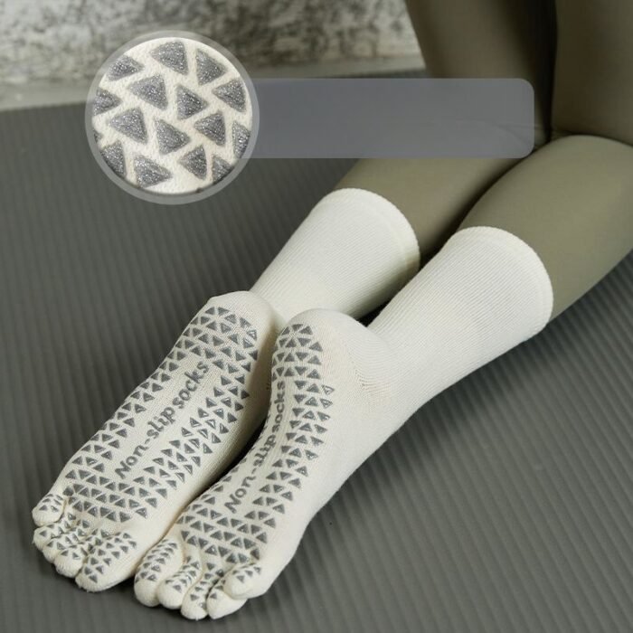 Five finger non slip gym socks T007 - Image 3