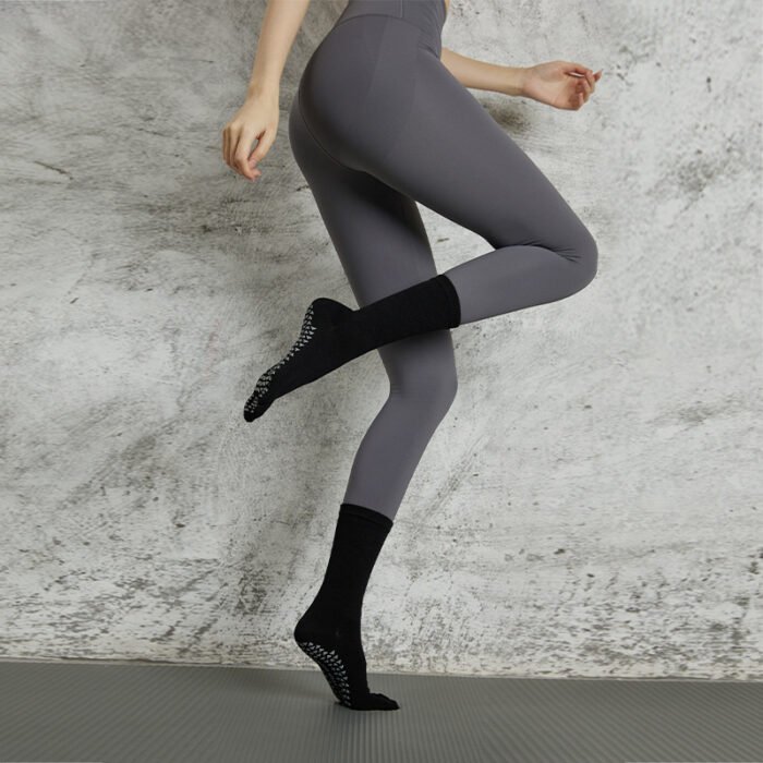 Five finger non slip gym socks T007 - Image 4